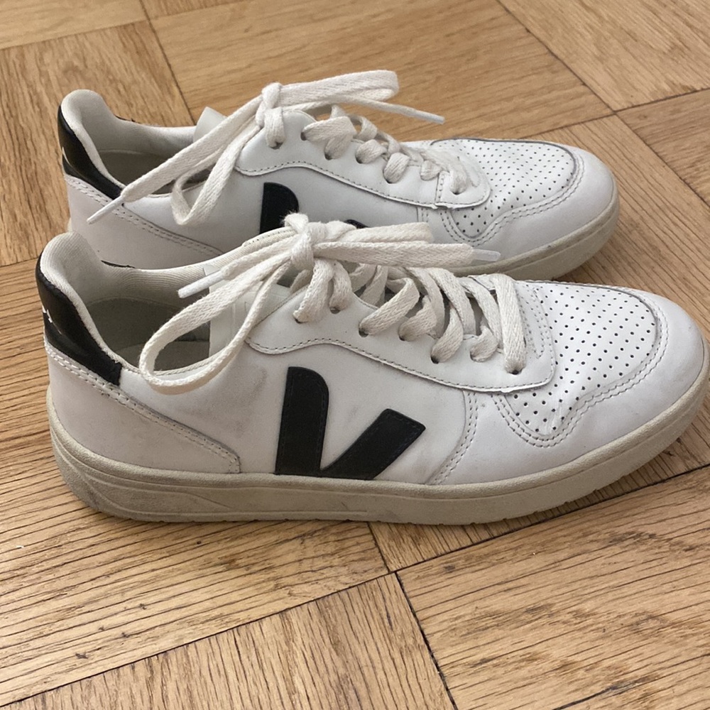 Veja V-10 Sneakers